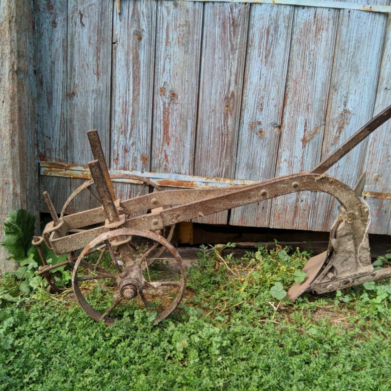 Старый плуг. Сакковский плуг. Плуг 1904 года. Плуг Фольямбе. Плуг старинный.